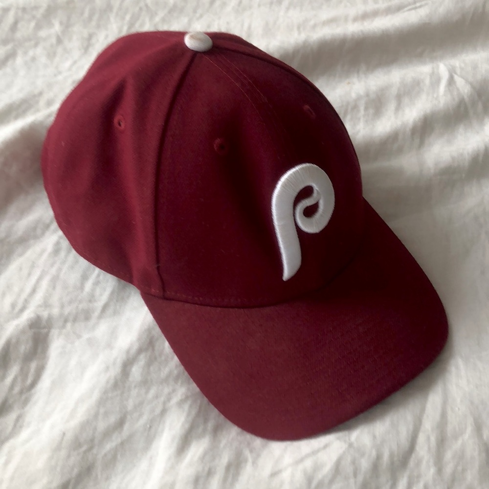 Burgundy adjustable Phillies hat